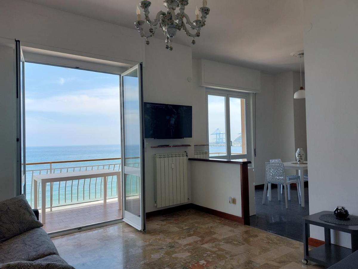 Maremare, Really On The Beach, With Private Parking Savona Exteriör bild