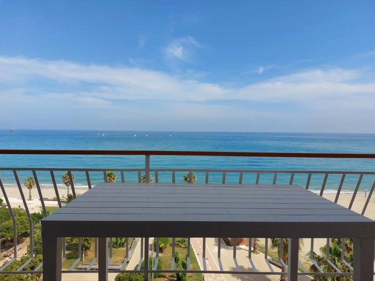 Maremare, Really On The Beach, With Private Parking Savona Exteriör bild