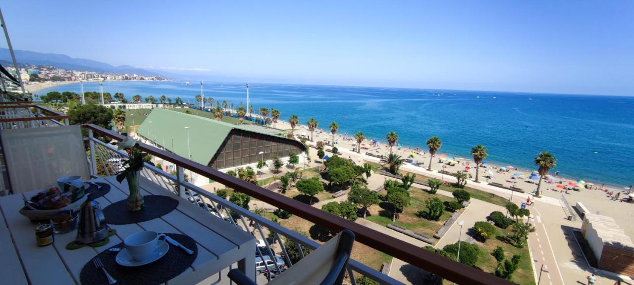 Maremare, Really On The Beach, With Private Parking Savona Exteriör bild